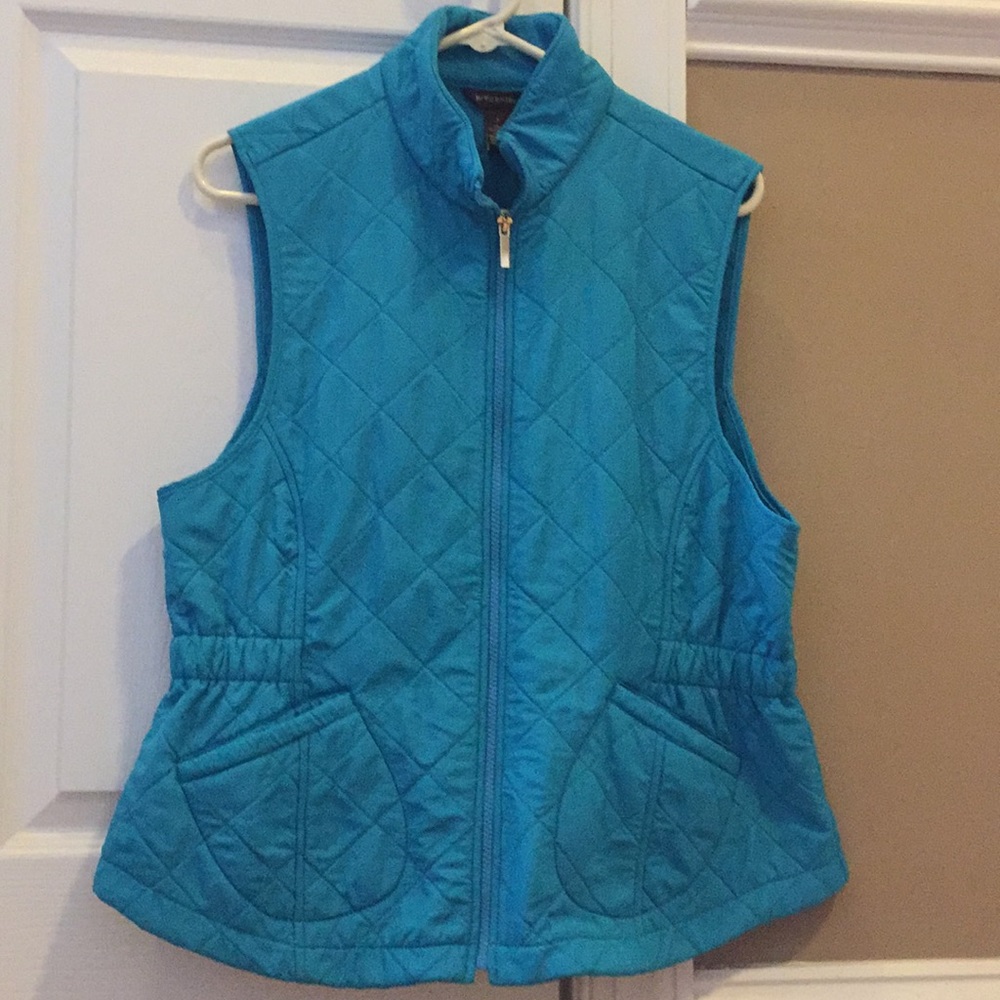 Soft Women’s Torquouse Vest with Pockets!